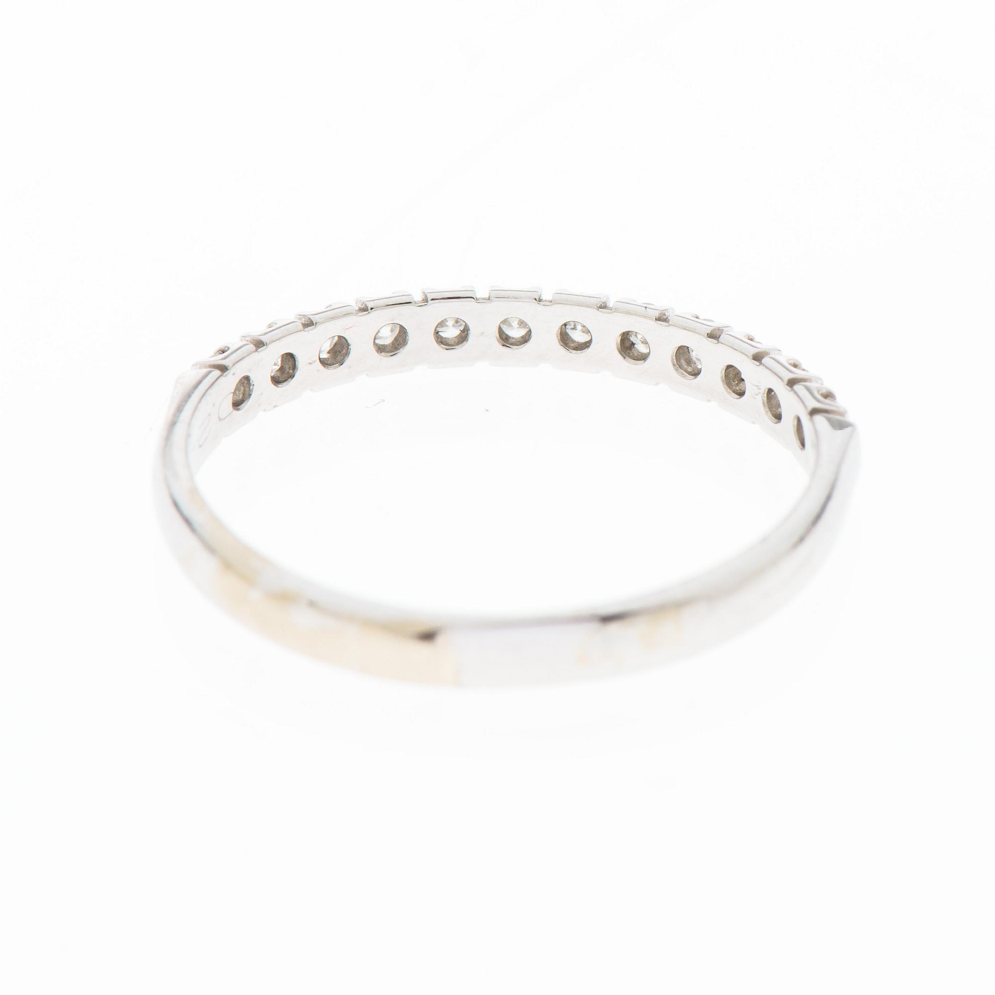 RING, briljantslipade diamanter, 18K vitguld. Elis Kauppi, Kupittaan Kulta 1985.