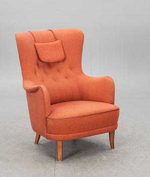 FÅTÖLJ. "Patronen", design Carl Malmsten. Brickmärkt.