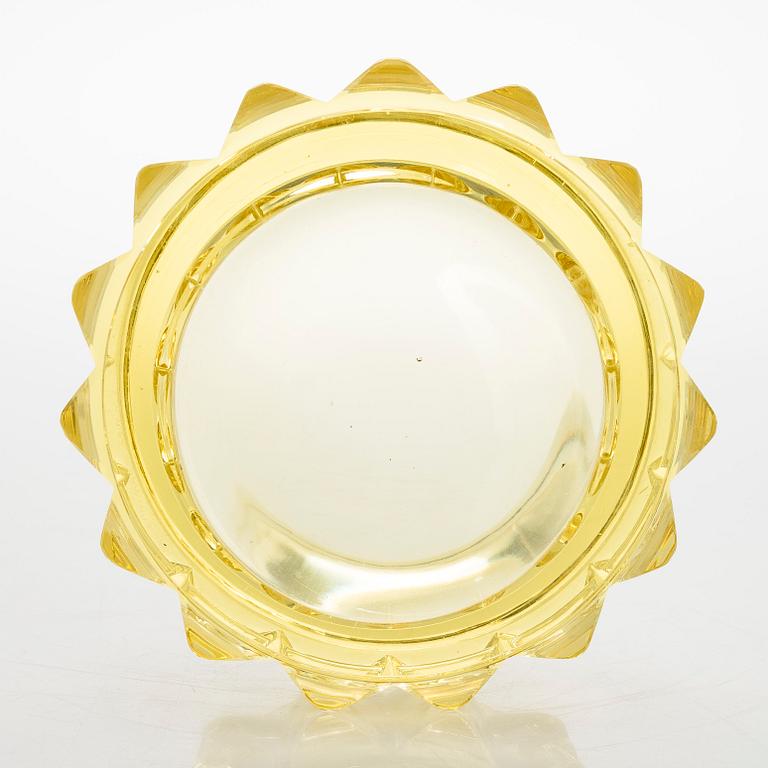 Aimo Okkolin, a 'Serpentine' 6577 bowl signed Aimo Okkolin Riihimäen Lasi Oy.