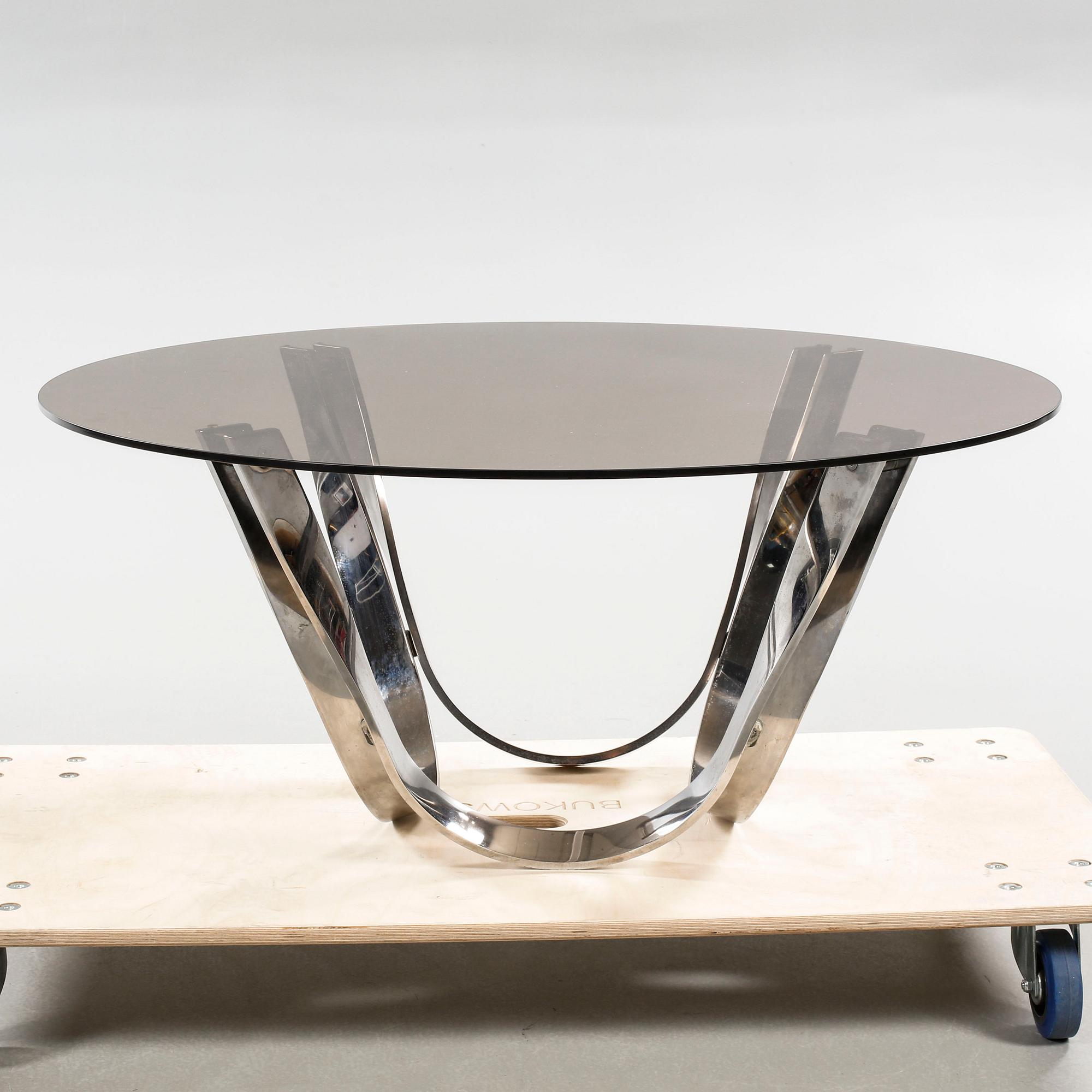 A sofa table from the second half of the 20th century.