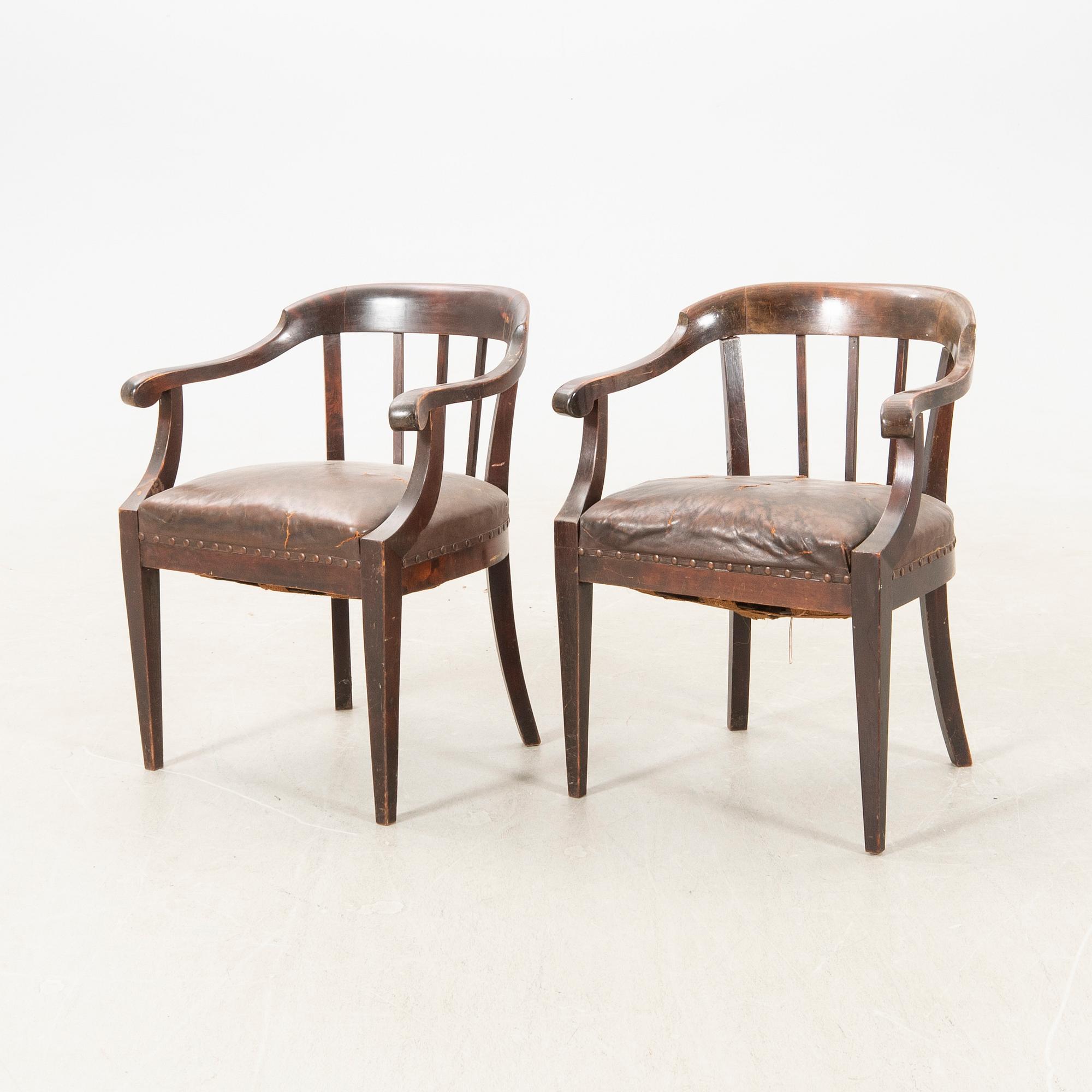 Fåtöljer ett par omkring 1900.