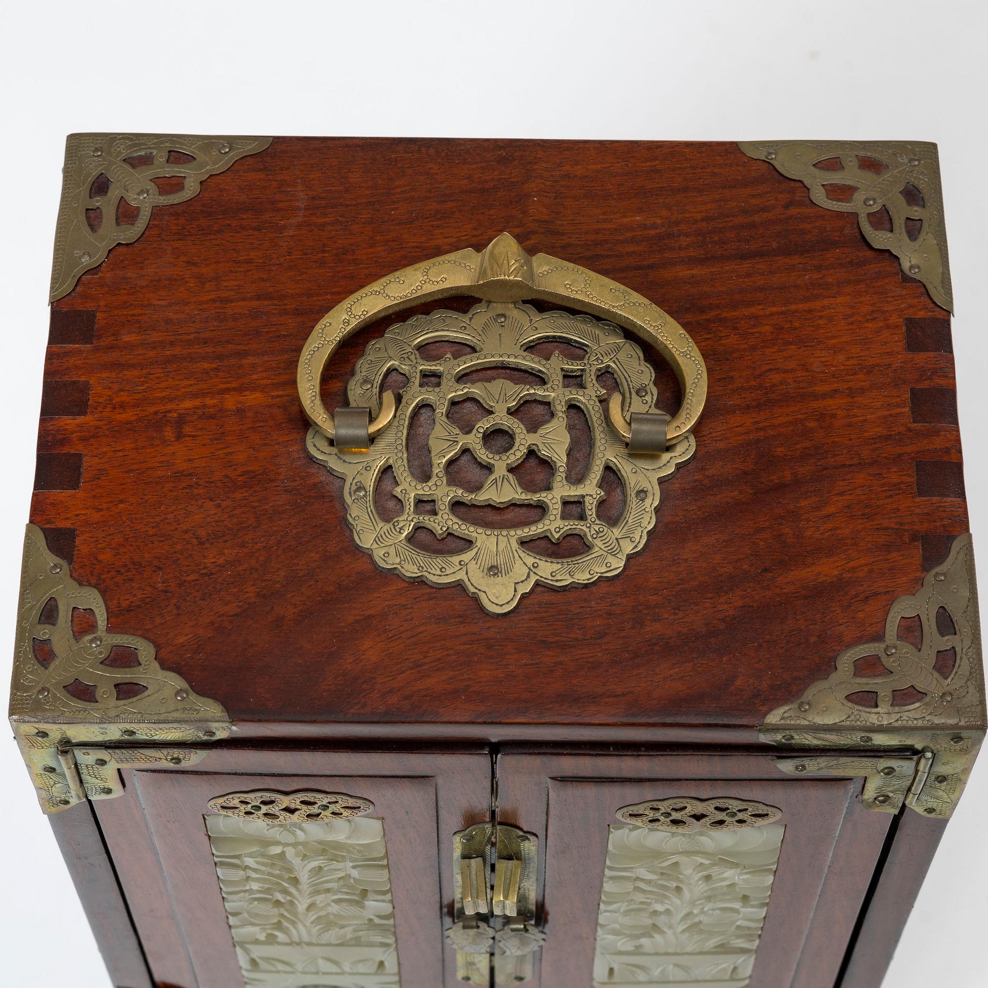 Miniatyrskåp, Kina 1900-tal.