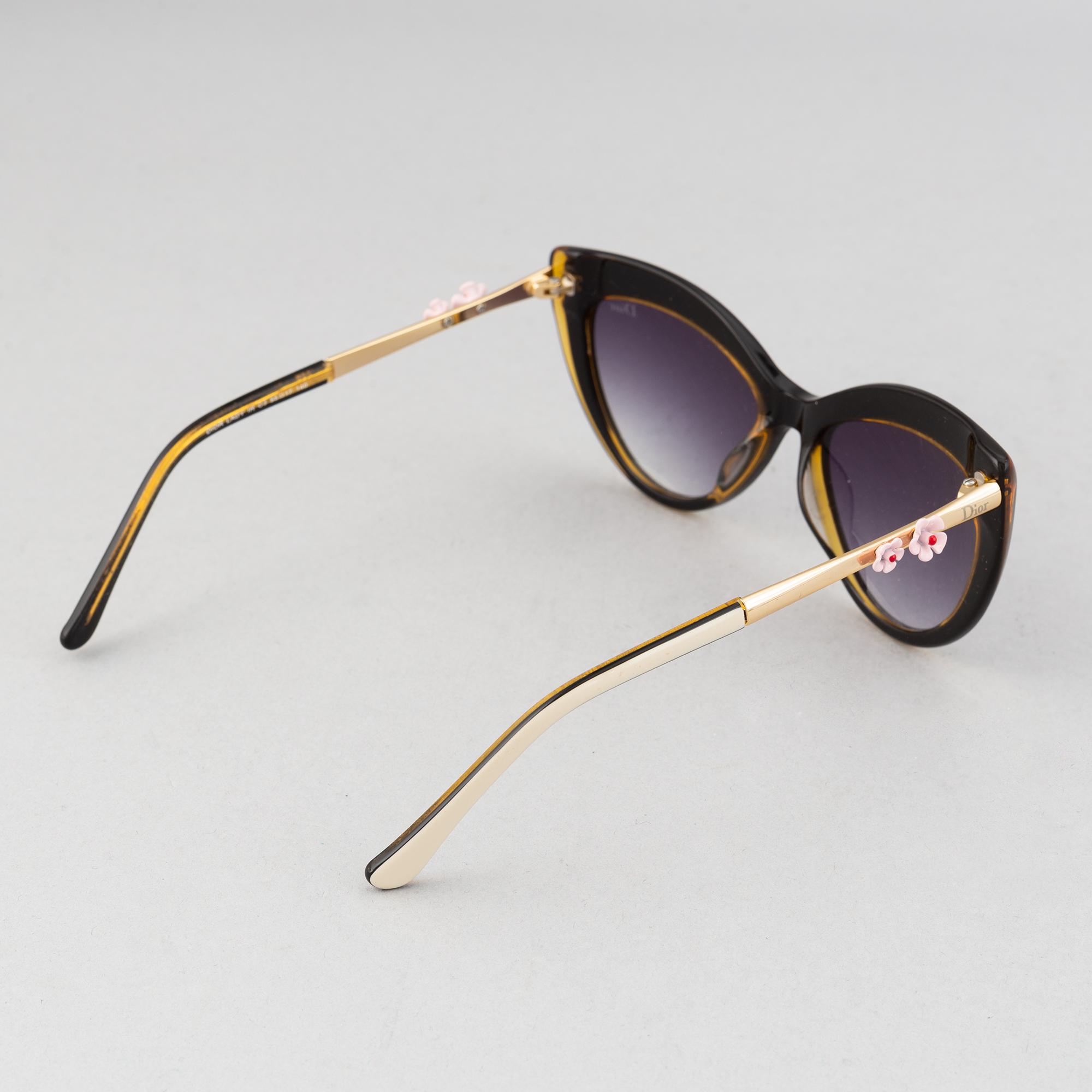 Christian Dior, a pair of 'Dior Lady' sunglasses.
