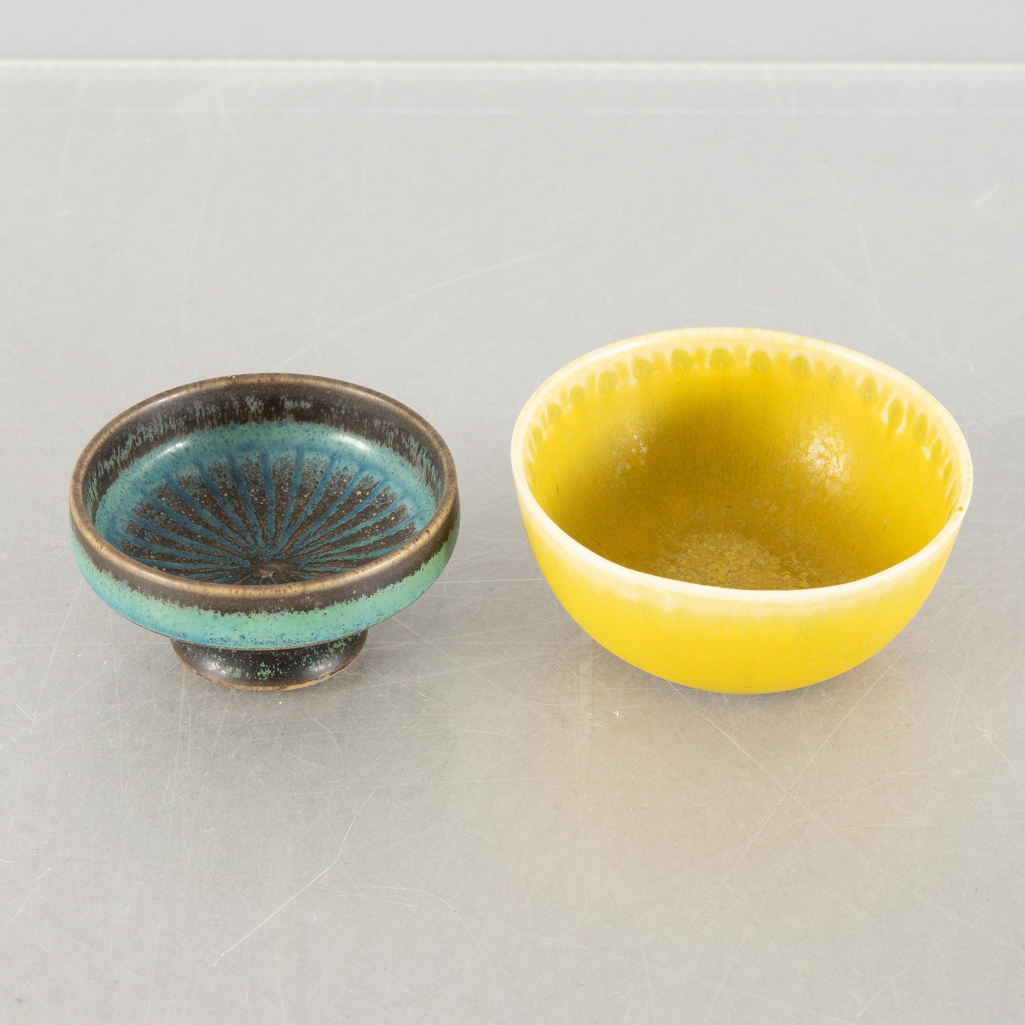 Stig Lindberg, a set of four miniature stoneware vases and two bowls, Gustavsberg Studio.