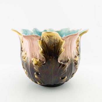 Outer casing Jugend early 1900s majolica.