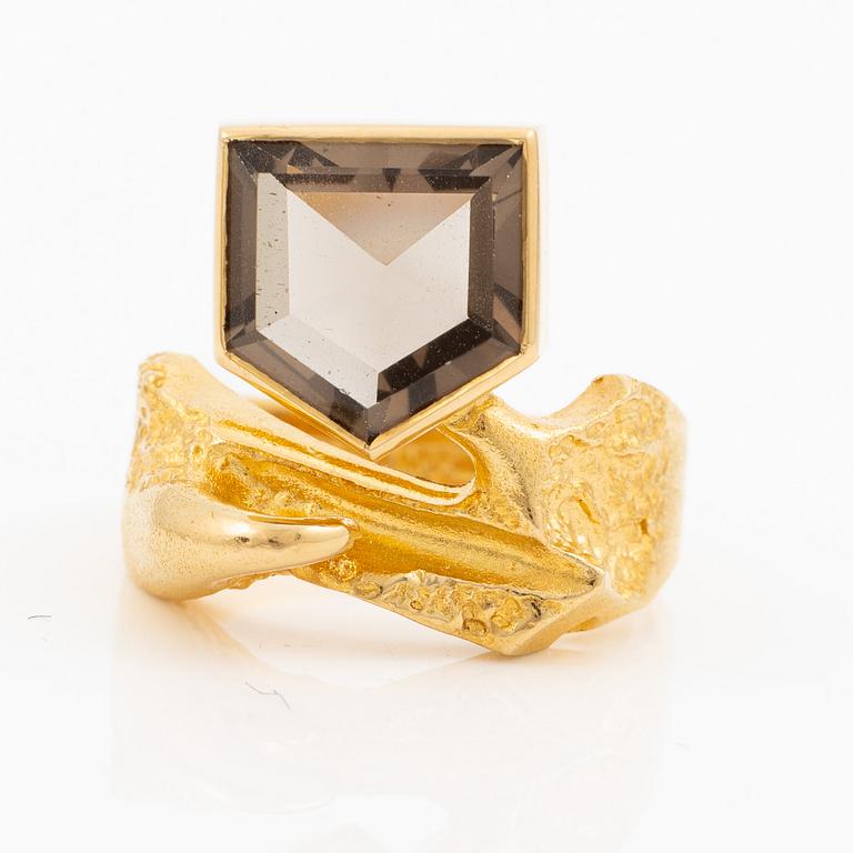 Lapponia ring 18K gold with smoky quartz, 1976.