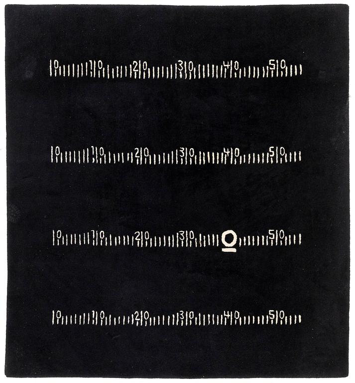 Eileen Gray, matta, "Centimètre", Black board rug, Handtuftad, 246,5 x 228,5 cm, Efter design av Eileen Gray.