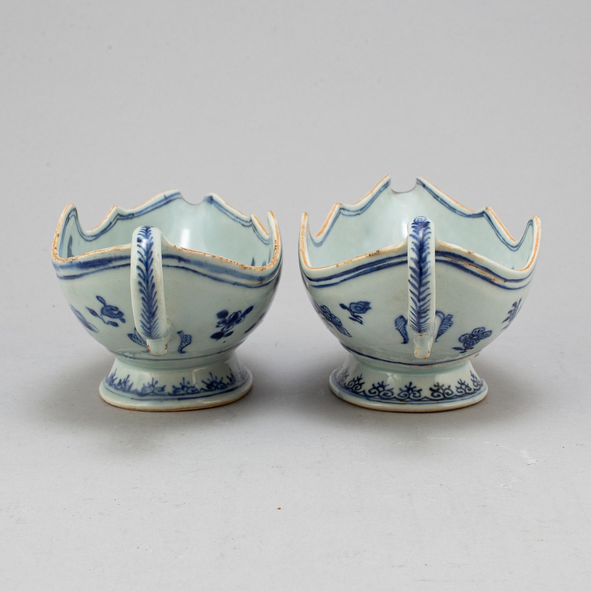 A pair of blue and white export porcelain sauce boats, Qing dynasty, Qianlong (1736-95).