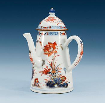 1355. An imari coffee pot with cover, Qing dynasty, early 18th Century.