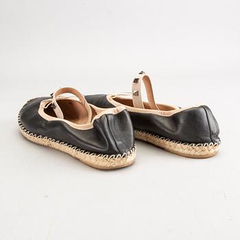 A Pair of Valentino shoes, size 40.