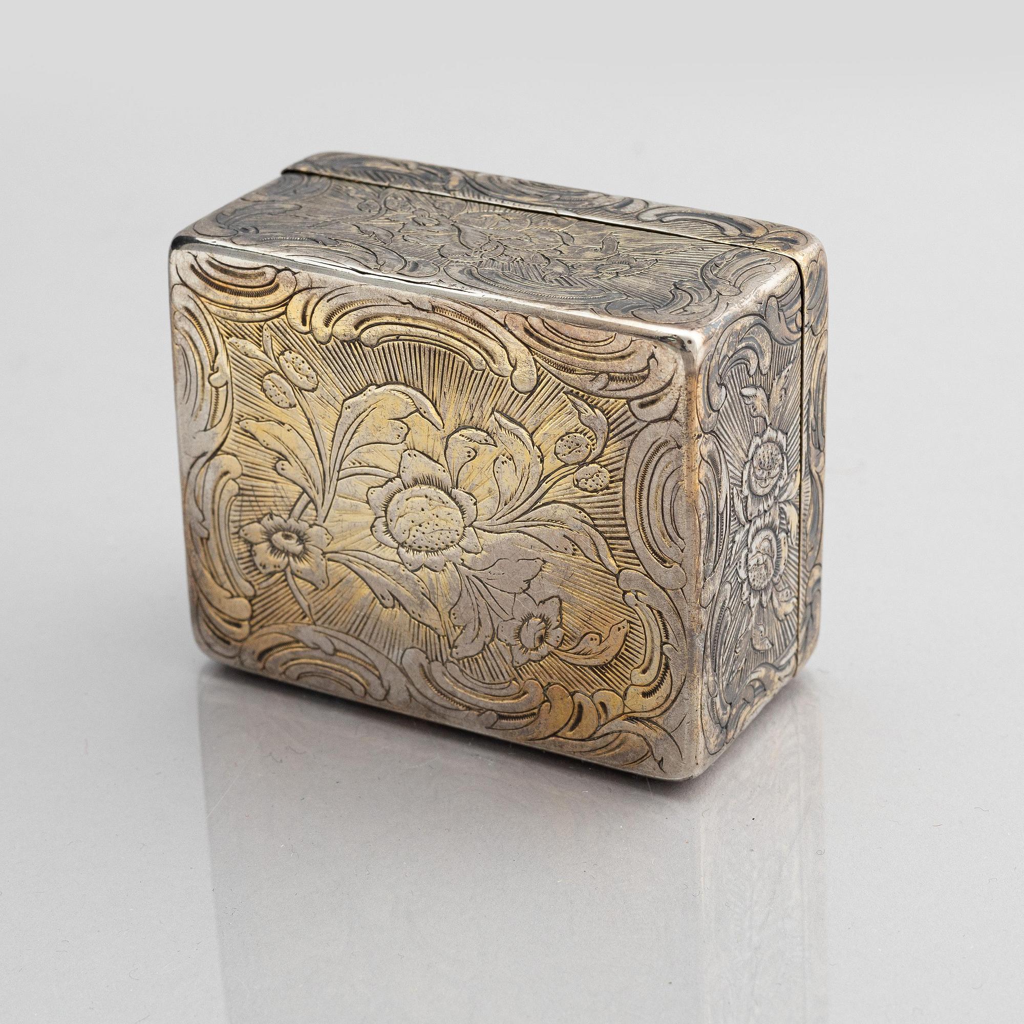 Arvid Floberg, dosa, delvis förgyllt silver, Stockholm 1768. Rokoko.