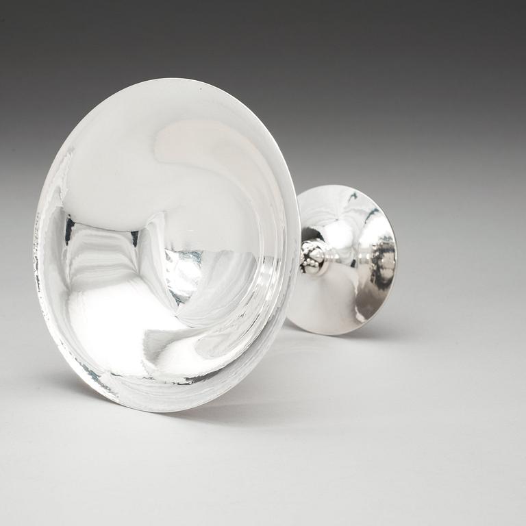 GEORG JENSEN, skål på fot, Köpenhamn 1945-77, sterling.