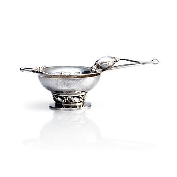 440. Georg Jensen, tesil med ställ, "Magnolia/Blossom", sterling silver, Köpenhamn 1933-44.