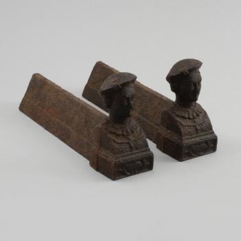 ELDHUNDAR, ett par, järn, 1900-talets senare del.