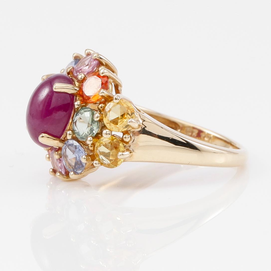 RING, 14K guld, rubin och flerfärgade safirer.