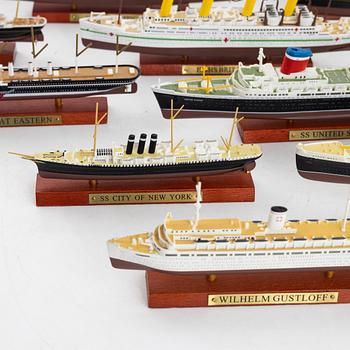 Fartygsmodeller, 17 st, 1900-talets slut.