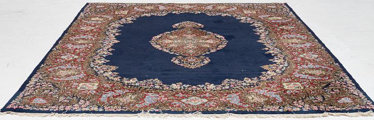 Rug, Kirman, approx. 295 x 222 cm.
