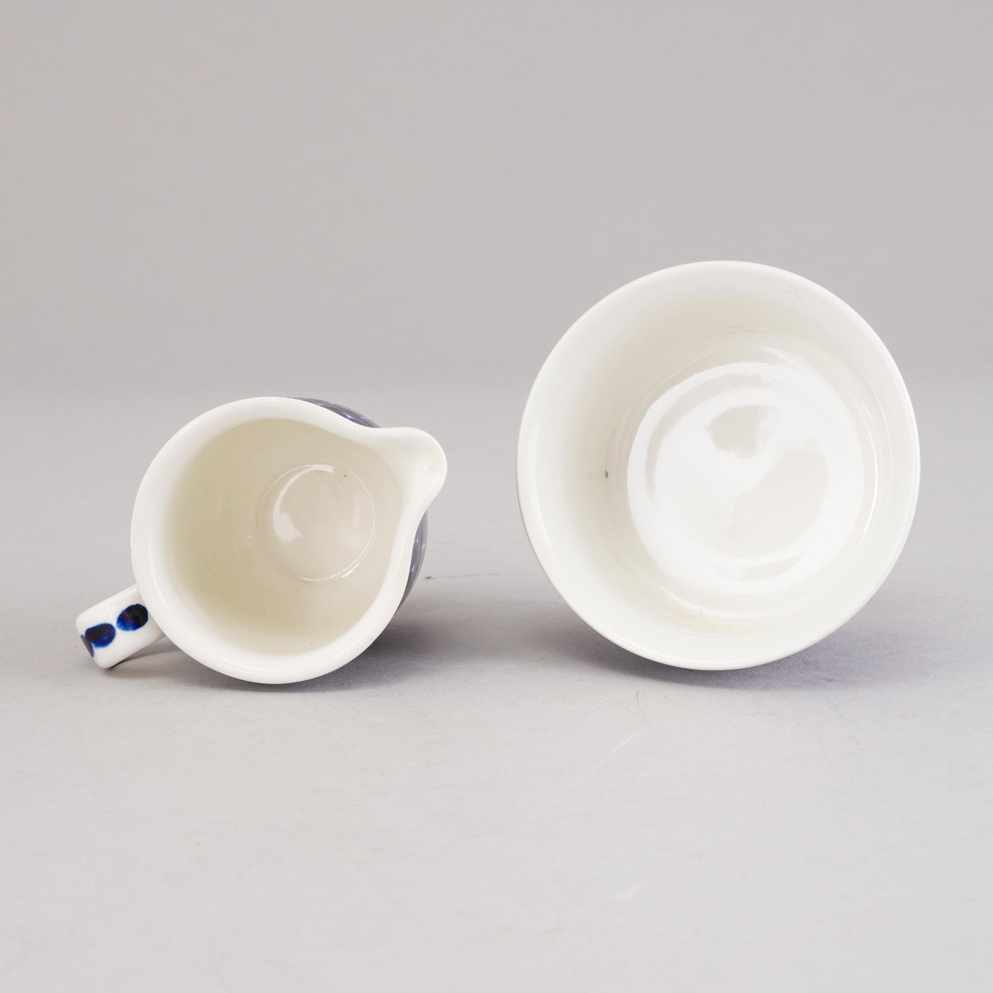 ULLA PROCOPÉ, A 21-piece 'Valencia' tea set for Arabia, Finland, 1970s.