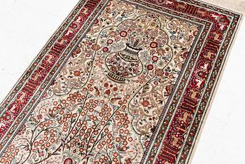 Rug, Hereke design, silk, approx. 153 x 93 cm.