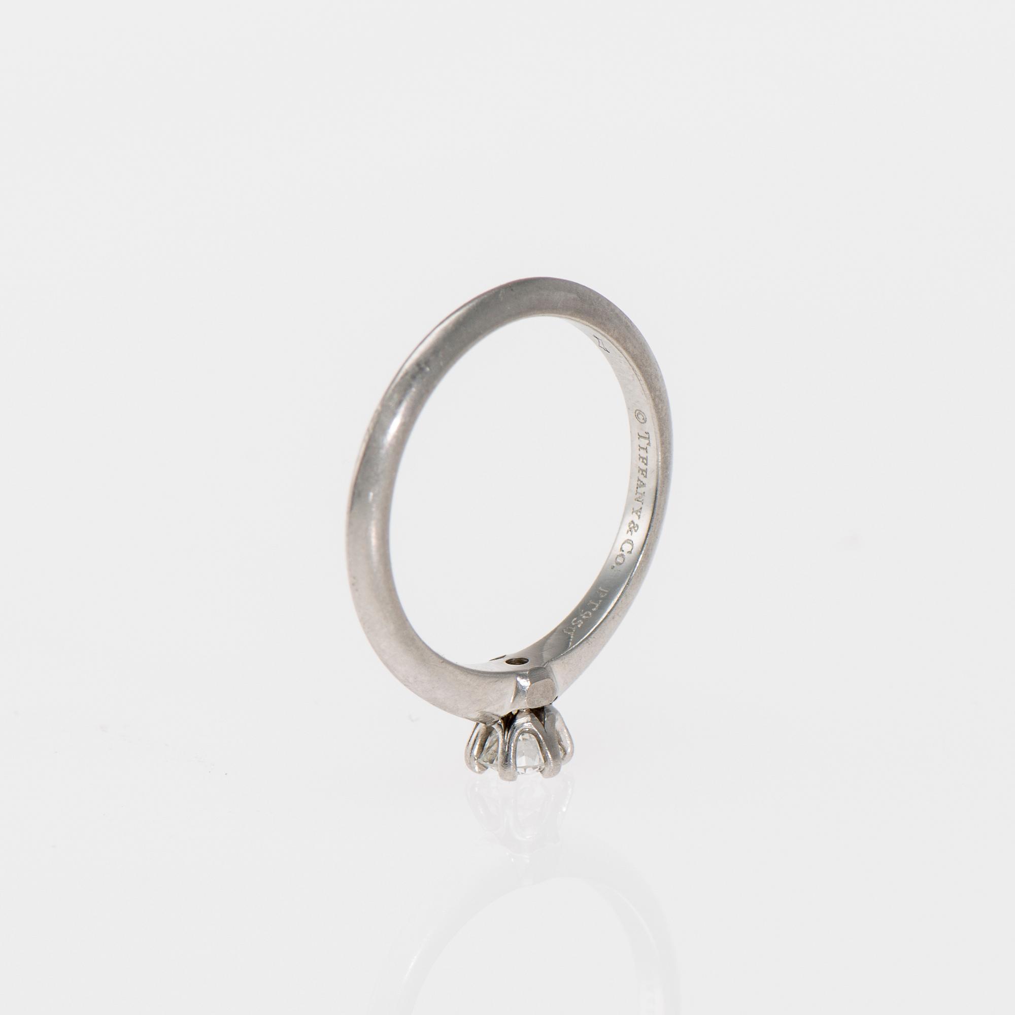RING, Tiffany & Co, platina, briljantslipad diamant.  Vikt ca 3,3 g.