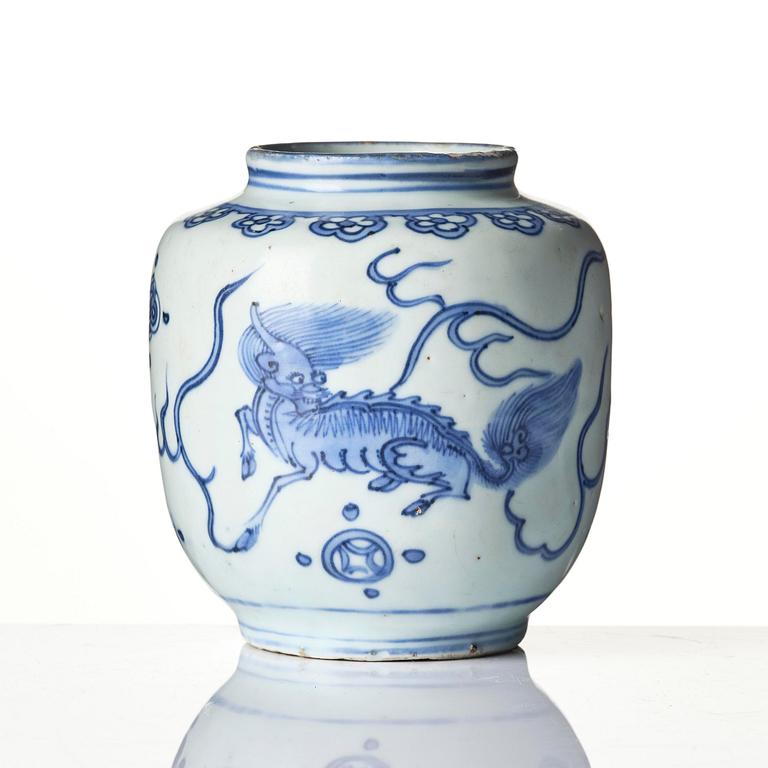 A blue and white jar, Ming dynasty, Jiajing (1522-1566).