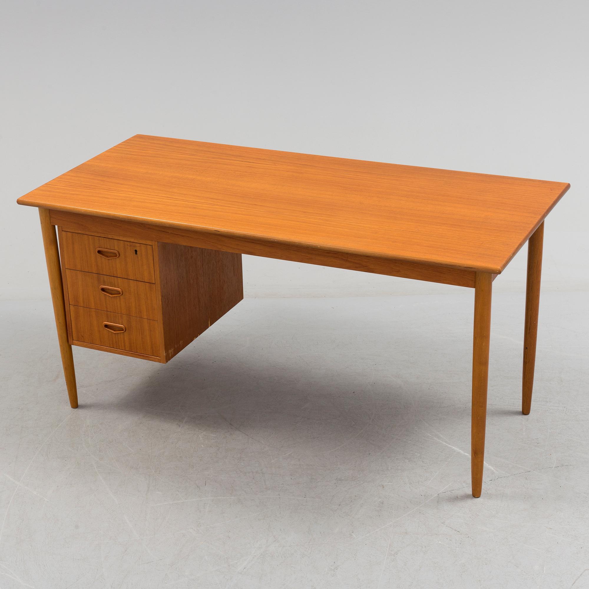 SKRIVBORD, med hurts, 1960-tal.