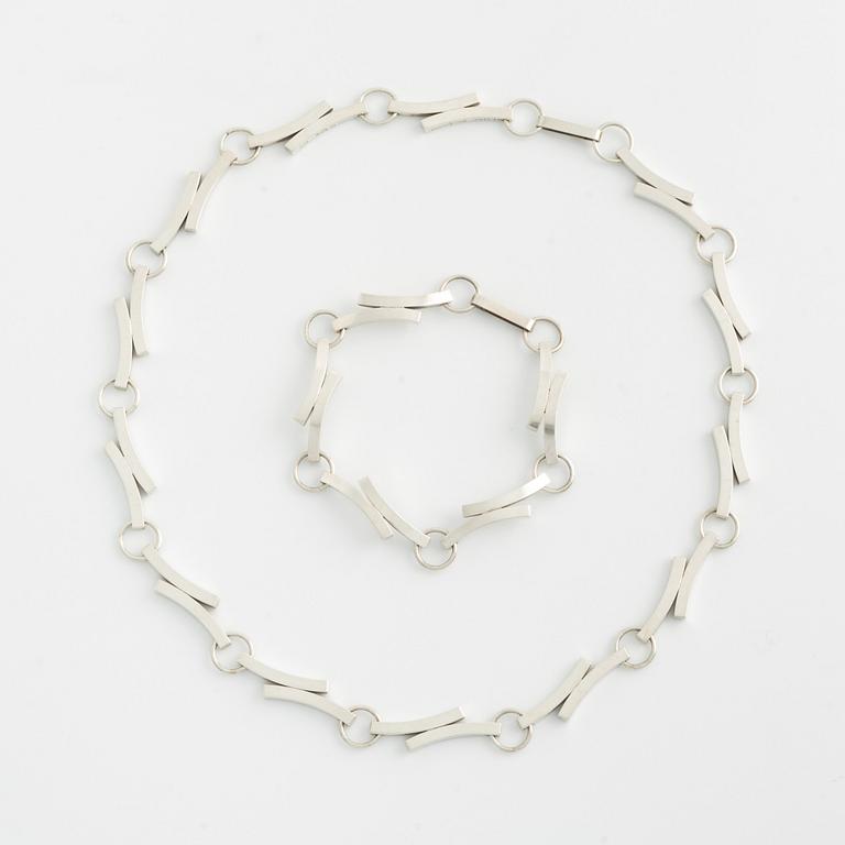 Elon Arenhill, bracelet and necklace, silver. Malmö.