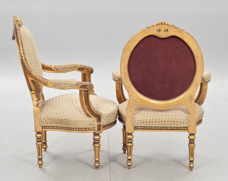 KARMSTOLAR, ett par. Louis XVI-stil 1900-talets slut.