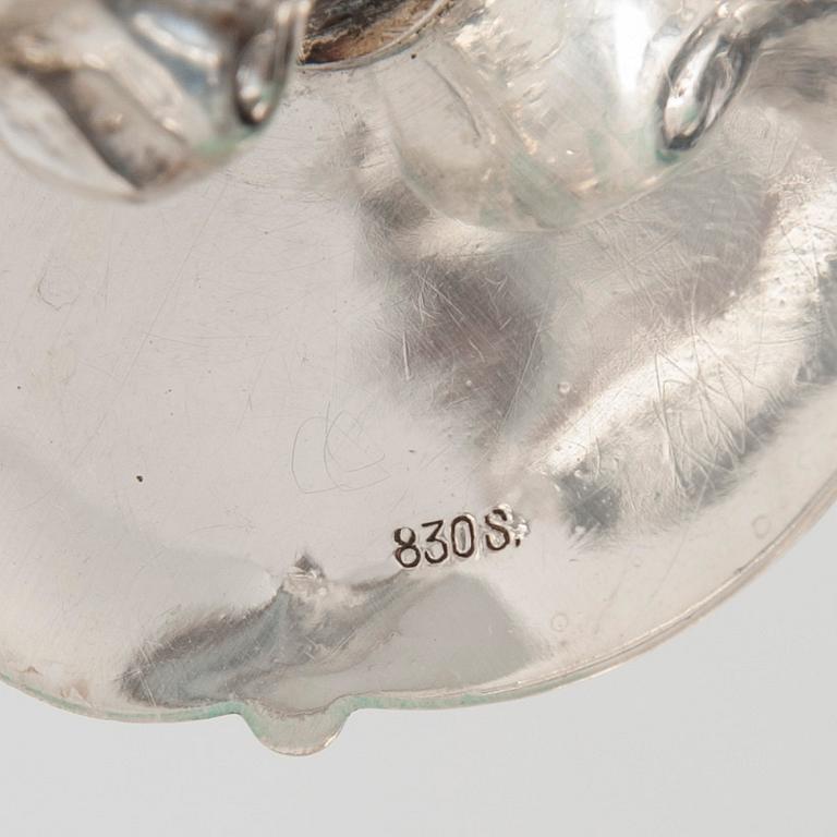 KANDELABRAR, ett par, silver, rokokostil, Grün Huge & Co, Helsingfors 1936. Totalvikt 1685 g.