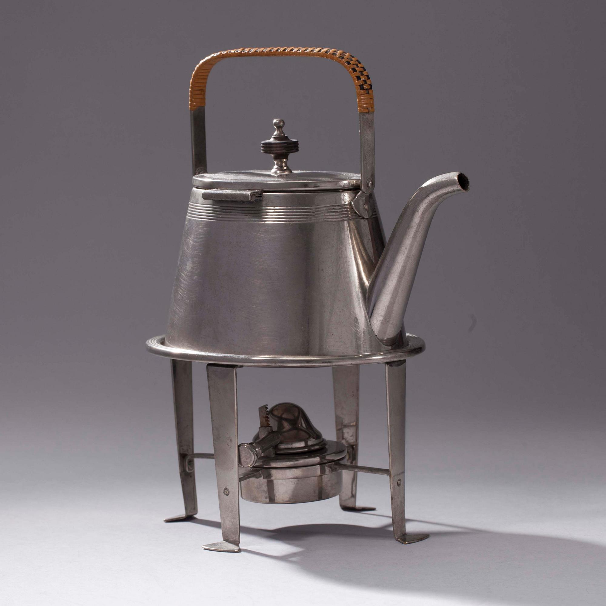 TEKANNA på RECHAUD, förnicklad mässnig, WMF, Tyskland,  1900-talets  början.