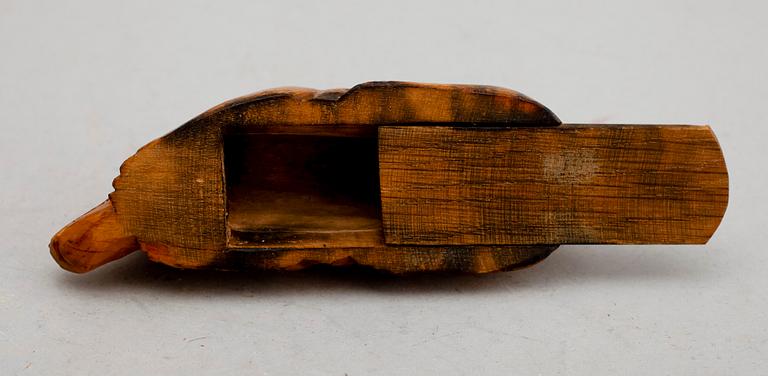 SNUSHUND, snidat trä, 1800-/1900-tal.