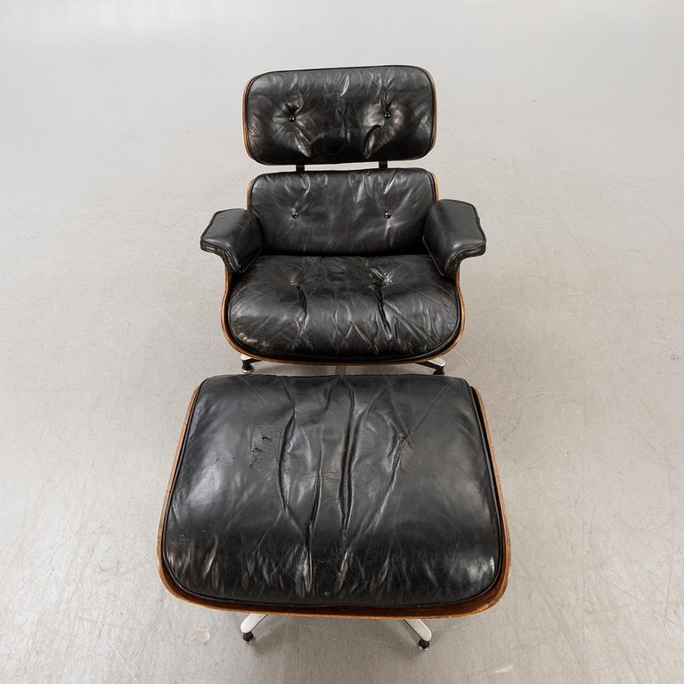 Charles & Ray Eames, fåtölj med fotpall "Lounge chair", Herman Miller, USA, 1900-talets andra hälft.