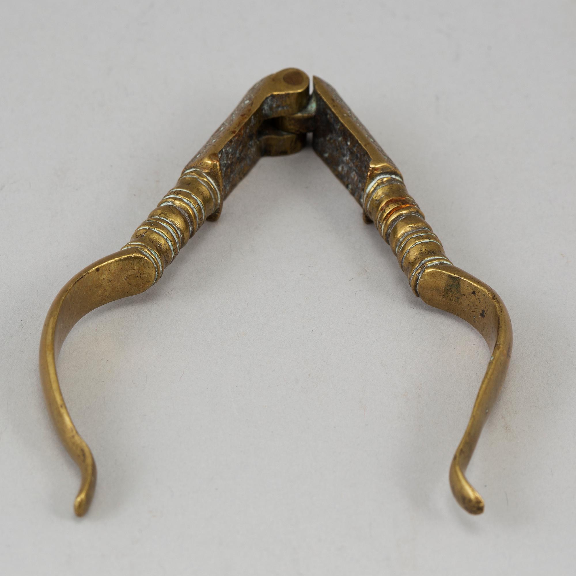 NÖTKNÄPPARE, brons, 1700-tal.