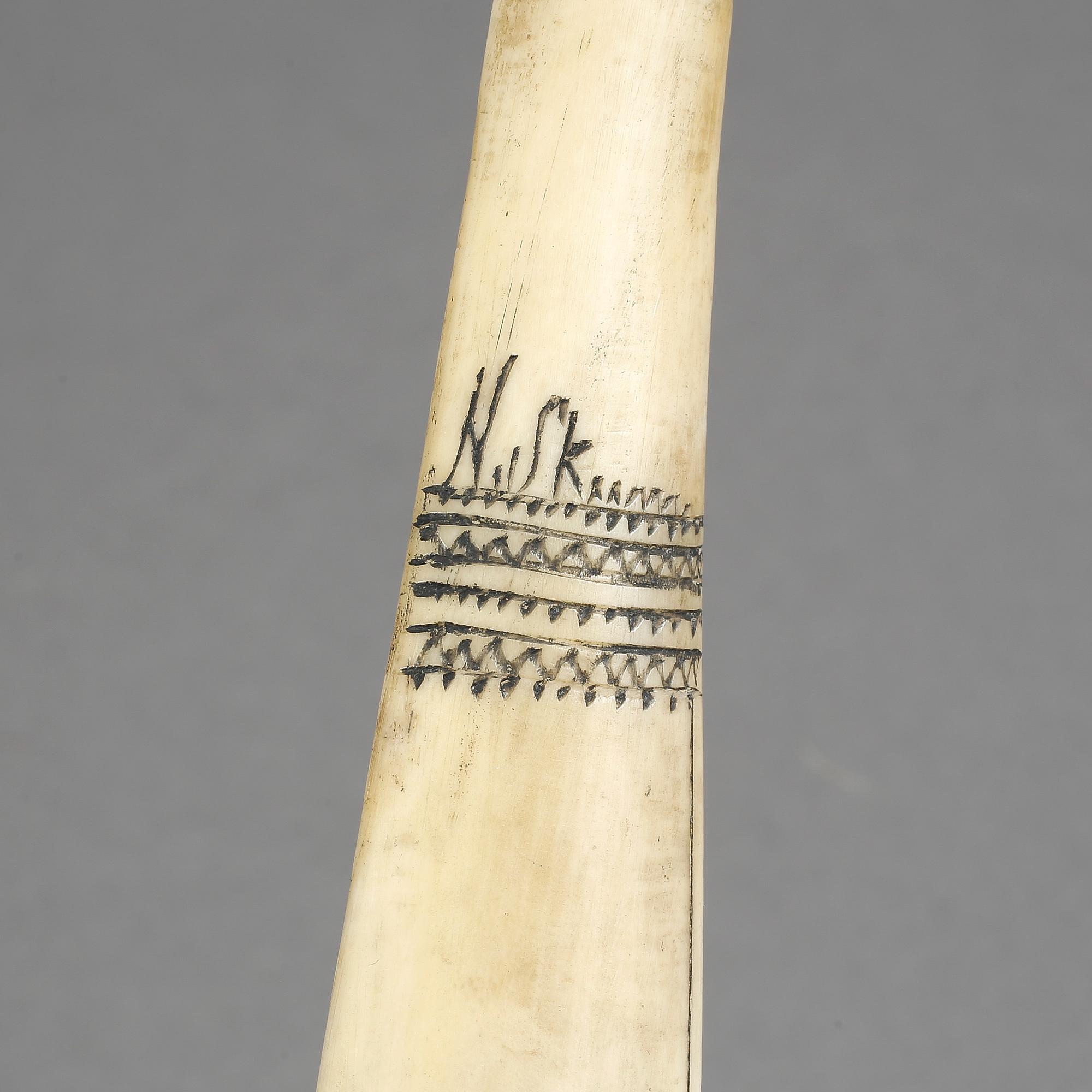 NILS NILSSON SKUM, kniv, samisk, ben.