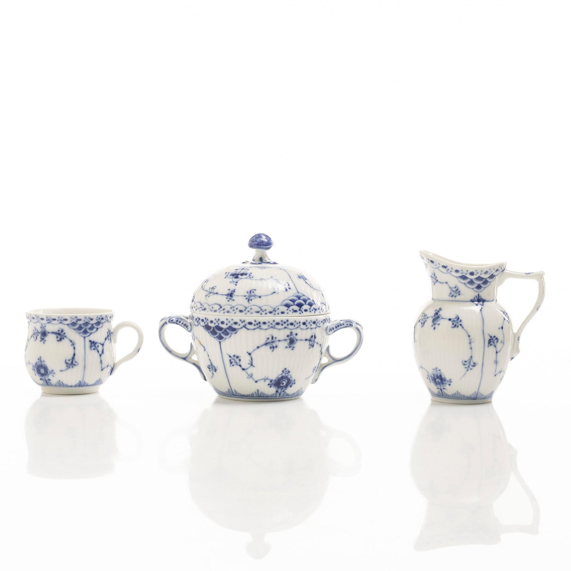 Royal Copenhagen, servis, 37 delar, "Musselmalet Halvblonde".