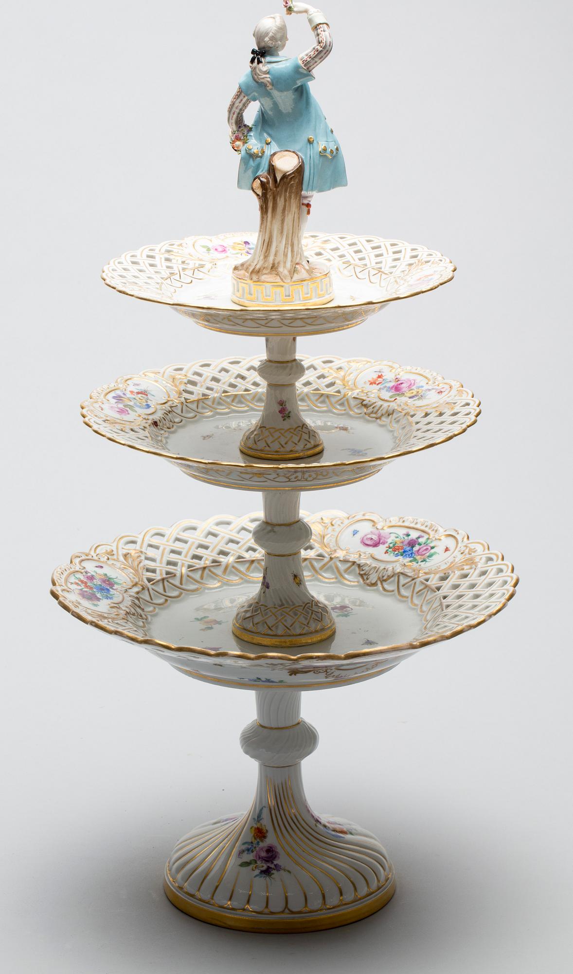 ETAGERE, porslin, Meissen, 1900-talets första hälft.