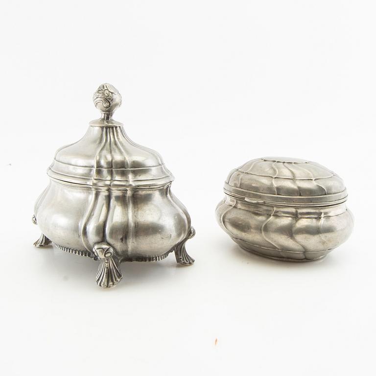 Sockerskålar 2 st Rokoko-stil tenn 1900-talets första hälft.