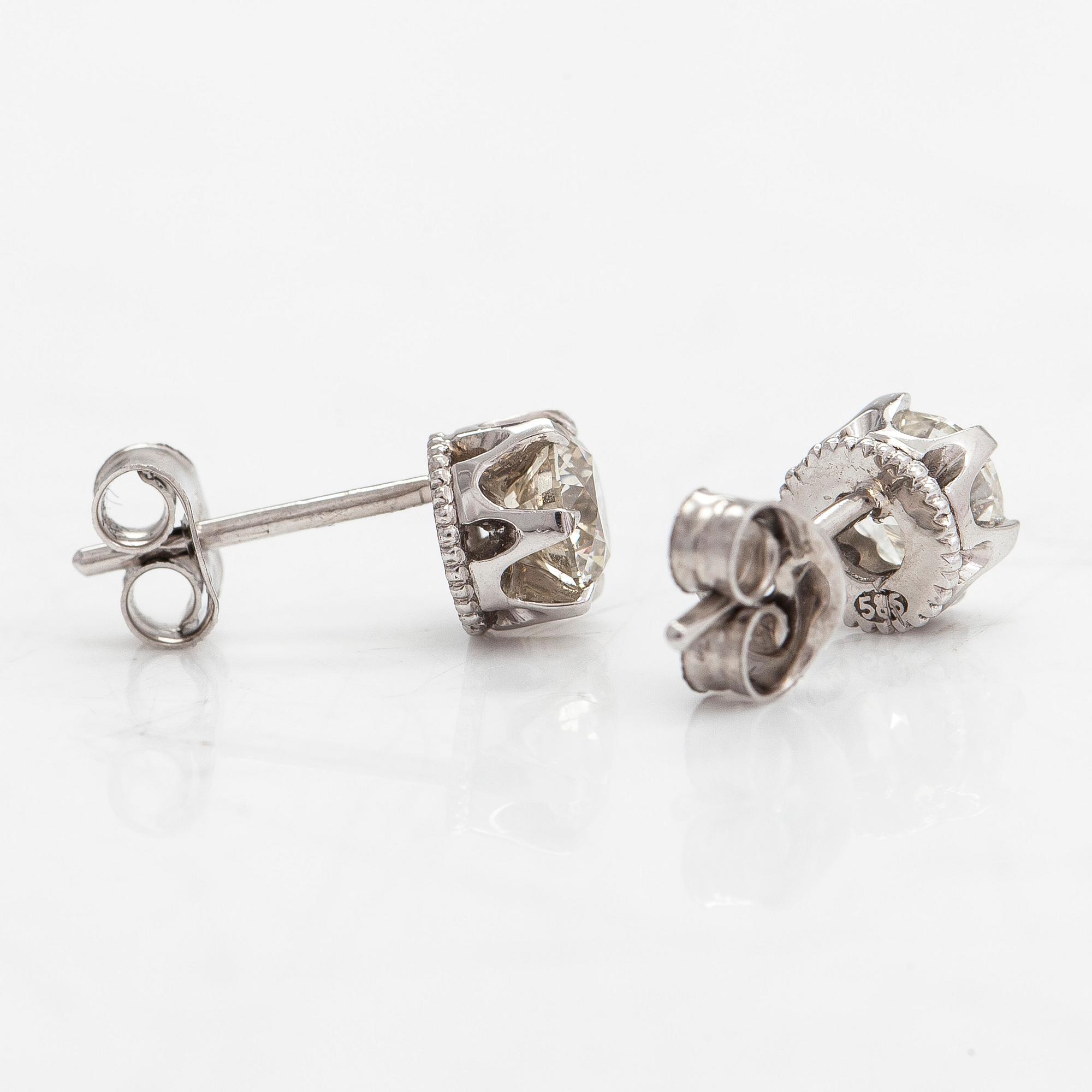 Örhängen, 14K vitguld och diamanter ca 1.00 ct tot. Mikko Laine, Åbo.
