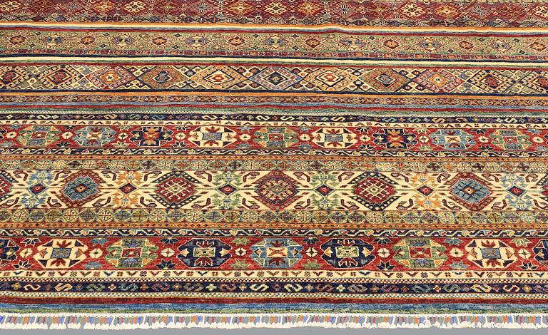 Matto, oriental, ca 395 x 300 cm.