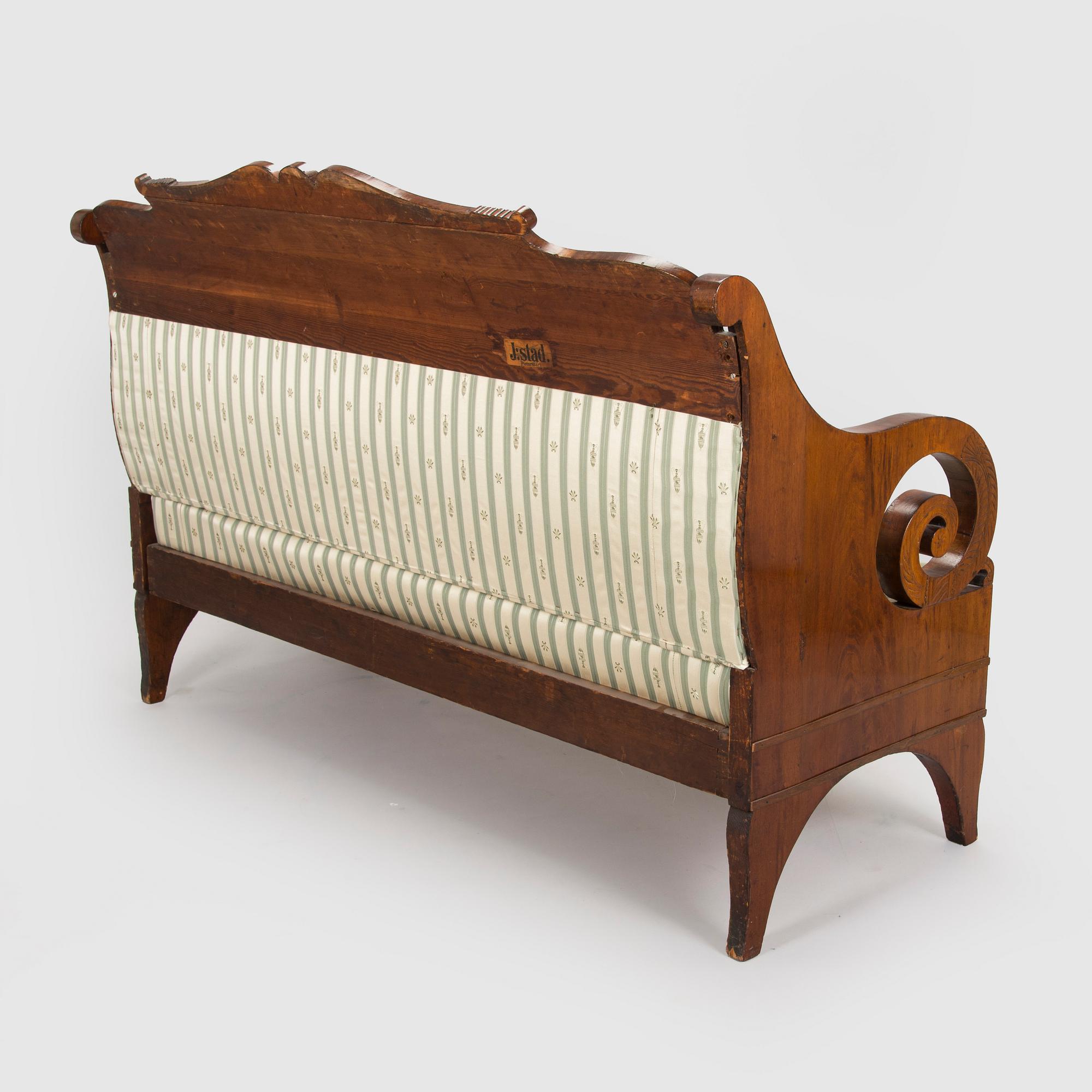 Sohva ja pöytä, biedermeier-tyyli, 1800-luvun loppupuoli.