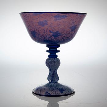 A Simon Gate graal footed glass bowl, Orrefors 1918.