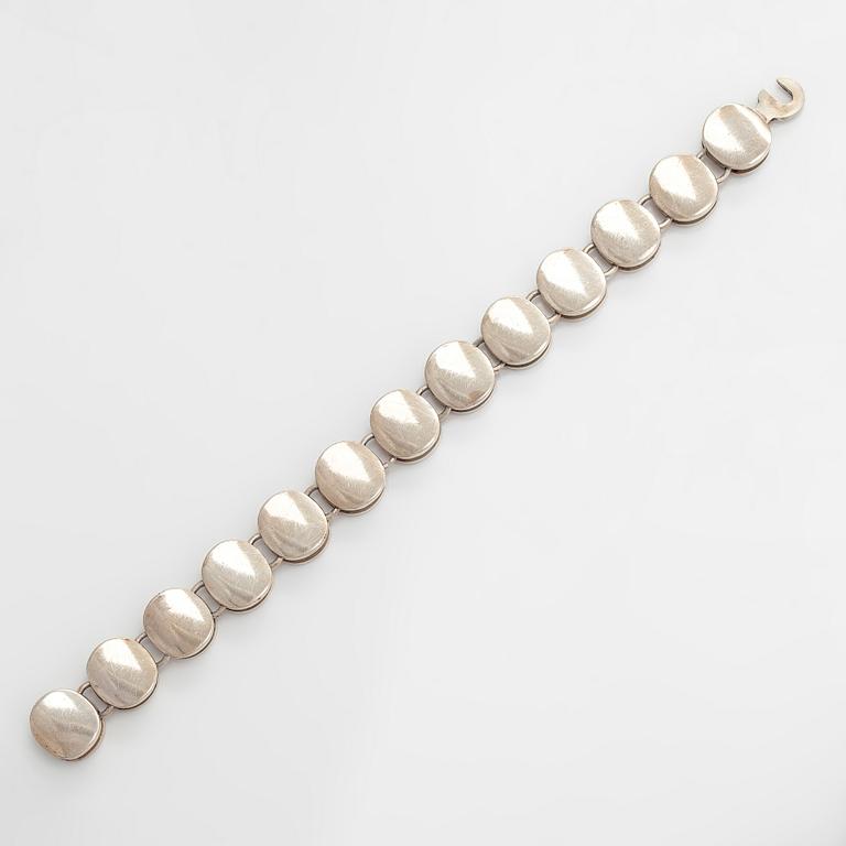 Nanna Ditzel, rannekoru, sterlinghopeaa, Georg Jensen, Tanska.