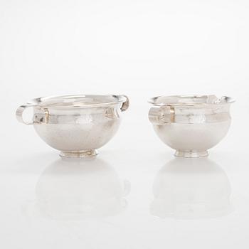 Tapio Wirkkala, a silver sugar bowl and cream jug, Kultakeskus, Hämeenlinna 1977 and 1985.