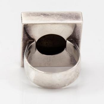 Saara Hopea, Ring, sterlingsilver, guld. Ossian Hopea, Borgå 1972.