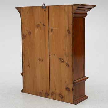 Hängskåp, barockstil, sent 1800-tal med äldre delar.