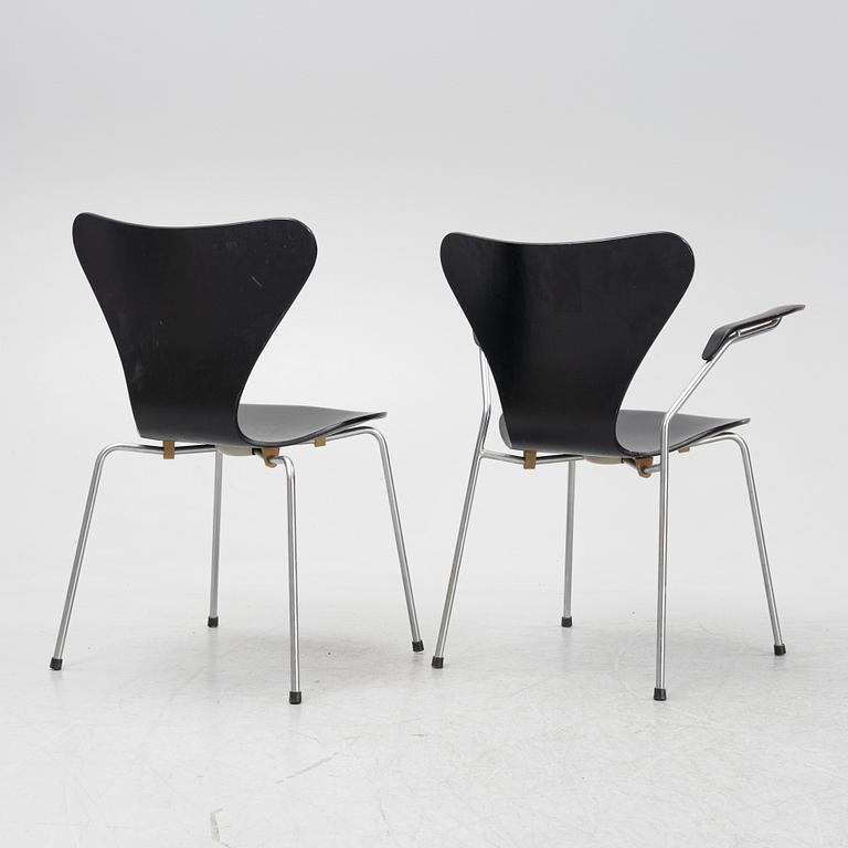 Arne Jacobsen, stolar, 7 st samt karmstolar, 3 st, "Sjuan", Fritz Hansen, Danmark.