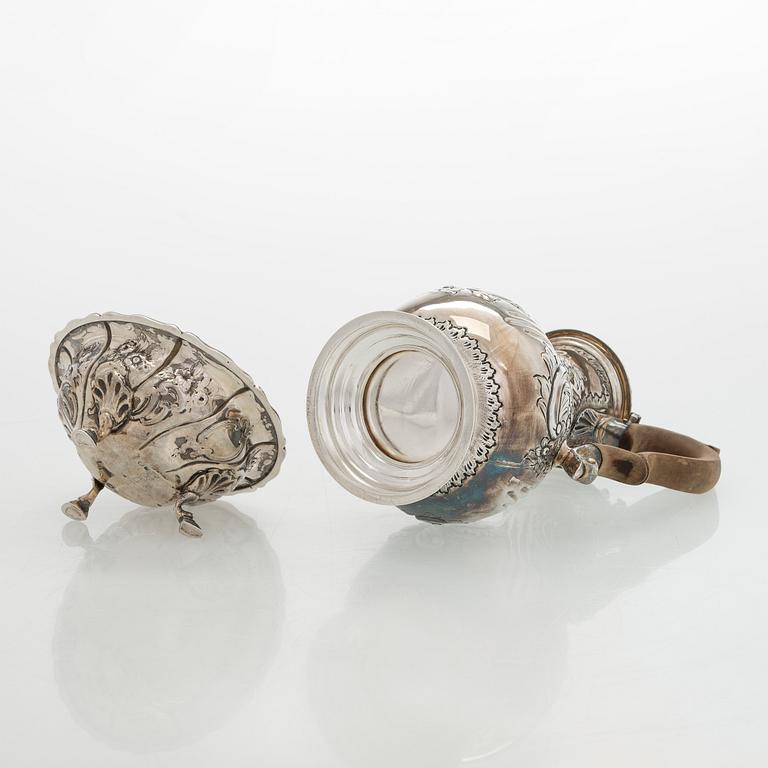 Kannu ja malja, sterlinghopeaa, Sheffield 1900 ja Lontoo 1846.