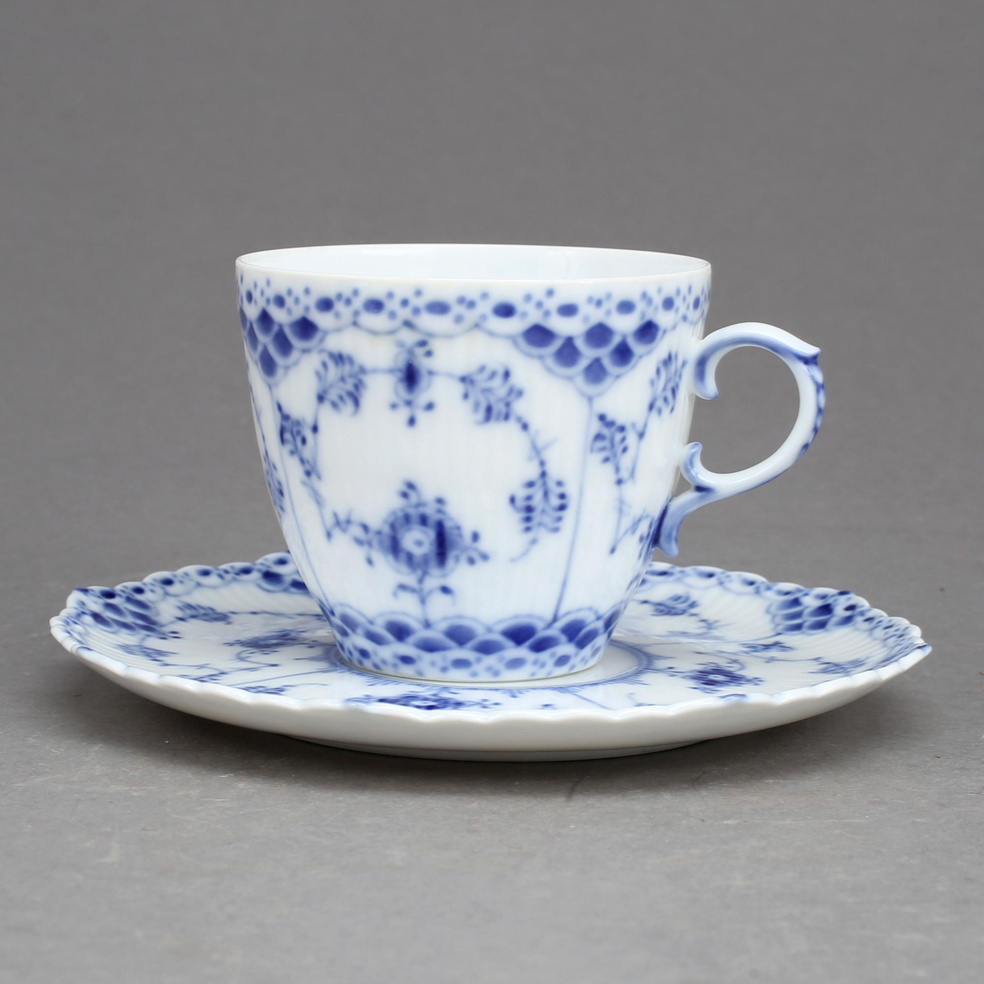 KAFFESERVIS, 22 delar, porslin, "Musselmalet", Royal Copenhagen, Danmark.