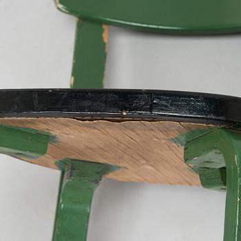 Alvar Aalto, Tuoleja, 4 kpl malli 69 ja jakkara malli 60, O.Y. Huonekalu- ja Rakennustyötehdas A.B. 1900-luvun puoliväli.