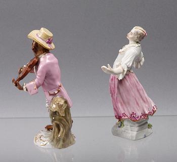 FIGURINER, 2 st, porslin. Bla Meissen.